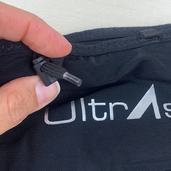 UltrAspire Black Fitted Race Hydration Belt XL - Picture 3 of 12